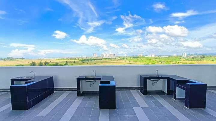 Two Bedroom Amber Cove Apartment *